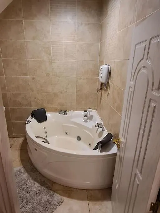 Entire Top Floor Based In Dublin City Centre 0*,  Ireland
